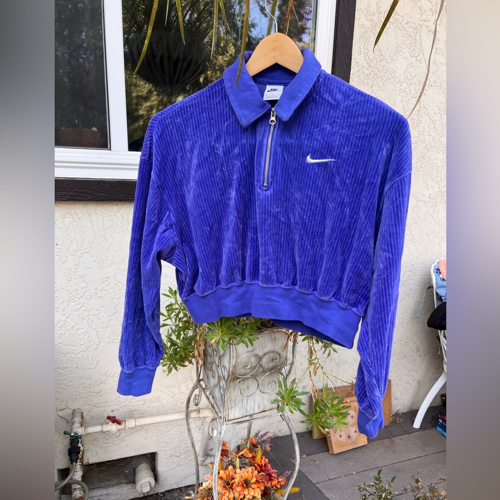 Nike cropped velour quarter zip sweatshirt in blue/purple Women’s Medium